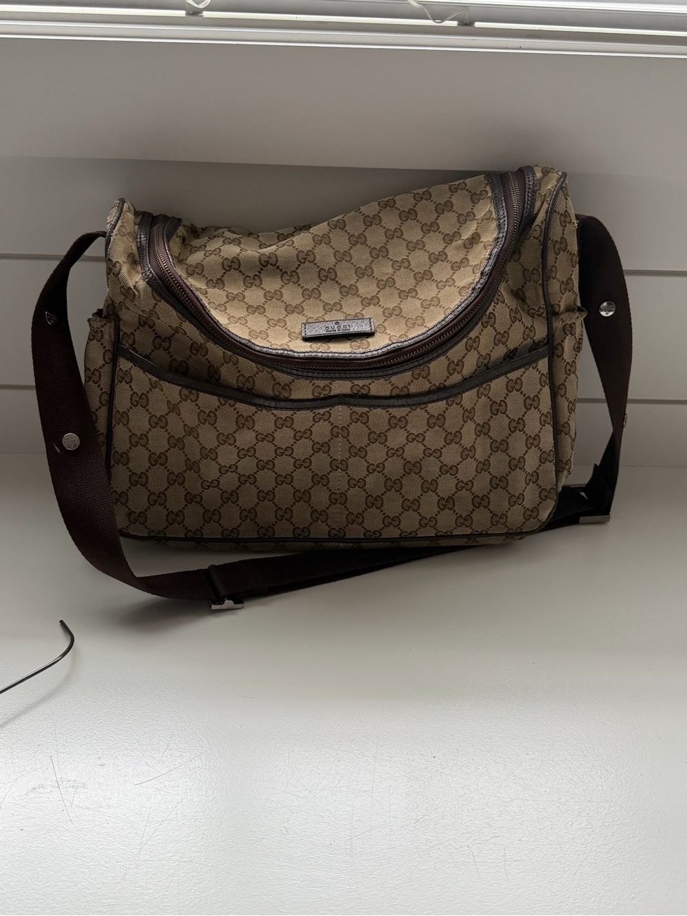 Gucci Beige GG Canvas Crossbody Messenger Bag with Brown Strap - Picture 2 of 8